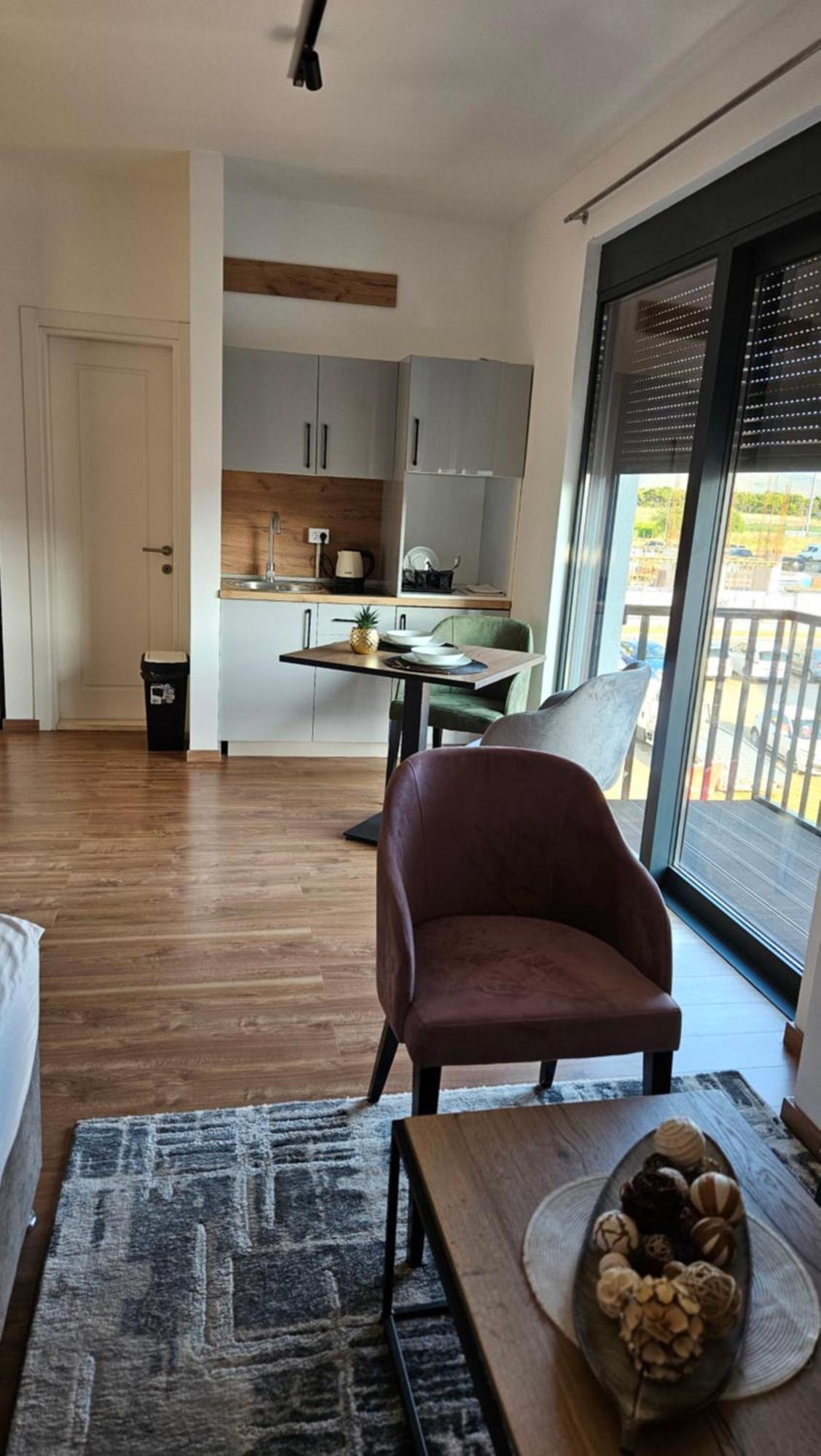 Podgorica Apartments Planet Экстерьер фото